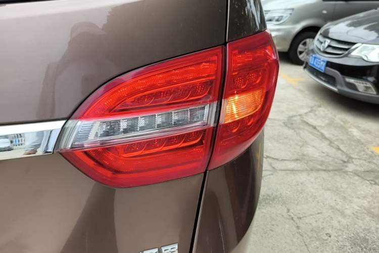 Used Buick GL8 2018 28T Luxury Model China VI Standard Right Rear Taillight