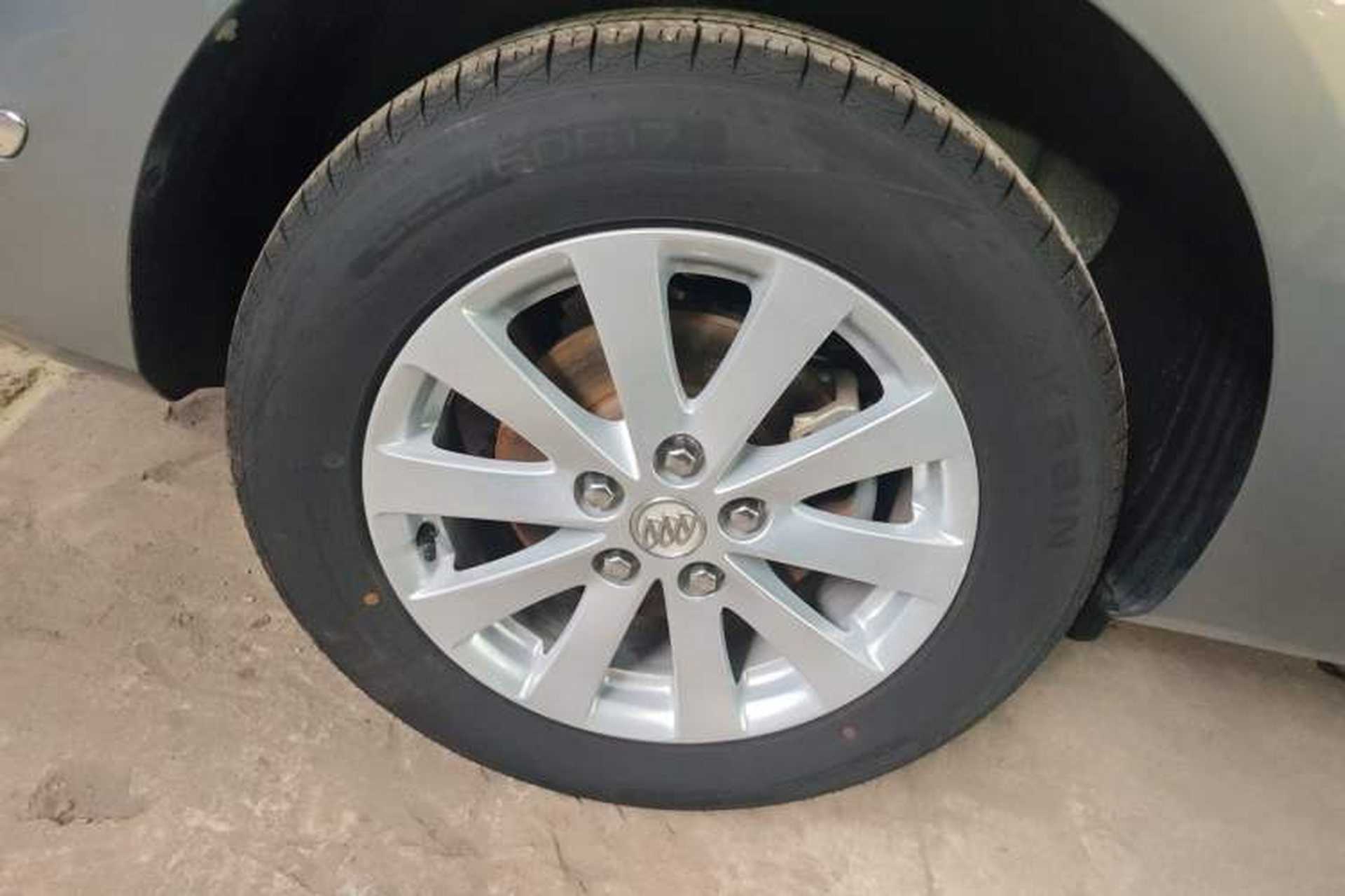 Used Buick GL8 2018 28T Luxury Model China VI Standard Right Rear Wheel Hub