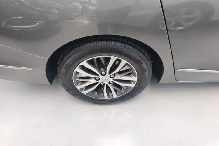 Used Buick GL8 2018 ES 28T Comfort Model China VI Standard Right Rear Wheel Hub
