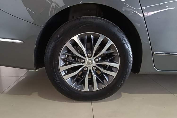 Used Buick GL8 2018 ES 28T Flagship Model China VI Standard Right Rear Wheel Hub