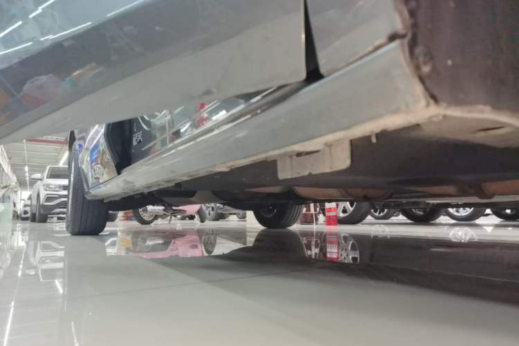 Used Buick GL8 2018 ES 28T Comfort Model China VI Standard Right Side Sill