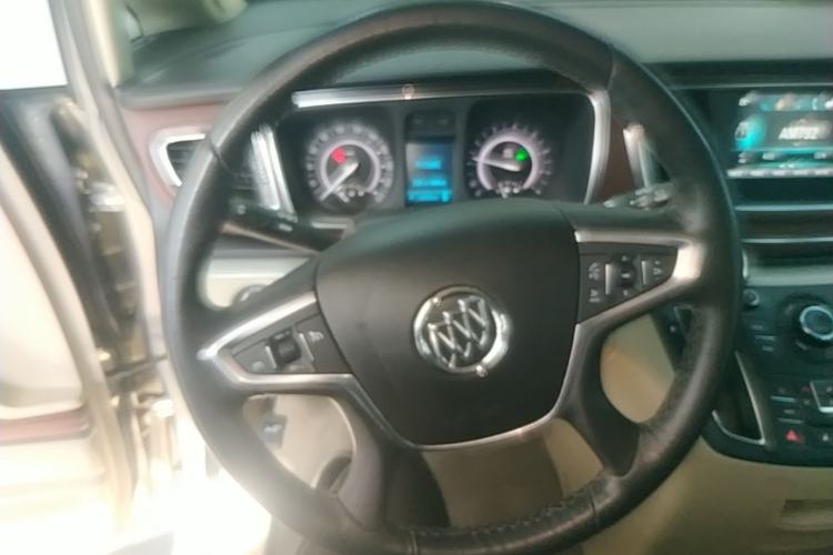 Used Buick GL8 2018 28T Luxury Model China VI Standard Steering Wheel