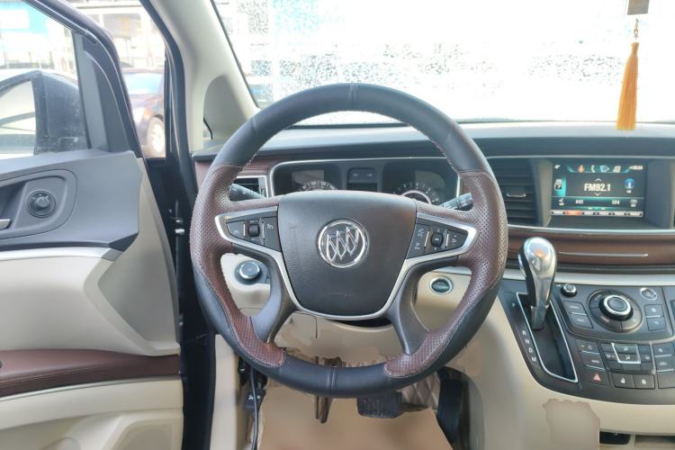 Used Buick GL8 2018 28T Luxury Model China VI Standard Steering Wheel