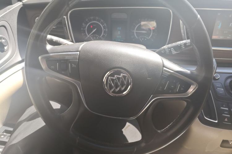 Used Buick GL8 2018 28T Luxury Model China VI Standard Steering Wheel