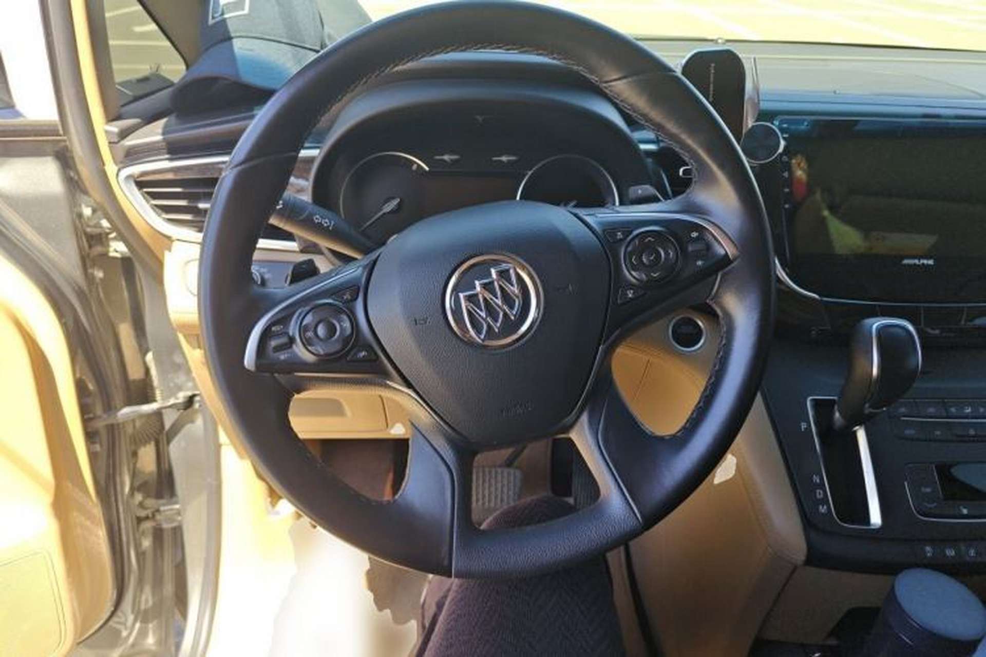 Used Buick GL8 2018 ES 28T Premium Model China VI Standard Steering Wheel