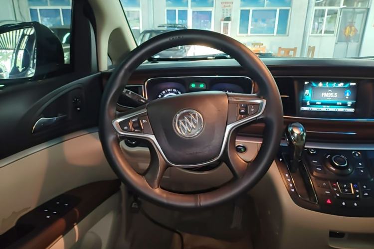 Used Buick GL8 2018 28T Prestige Version China VI Standard Steering Wheel