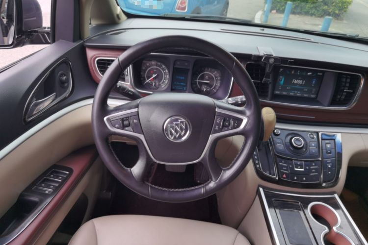Used Buick GL8 2018 28T Luxury Model China VI Standard Steering Wheel
