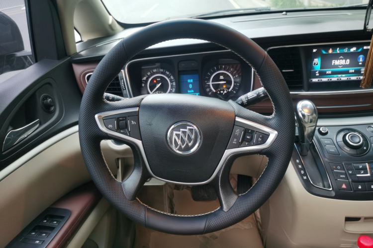 Used Buick GL8 2018 28T Luxury Model China VI Standard Steering Wheel