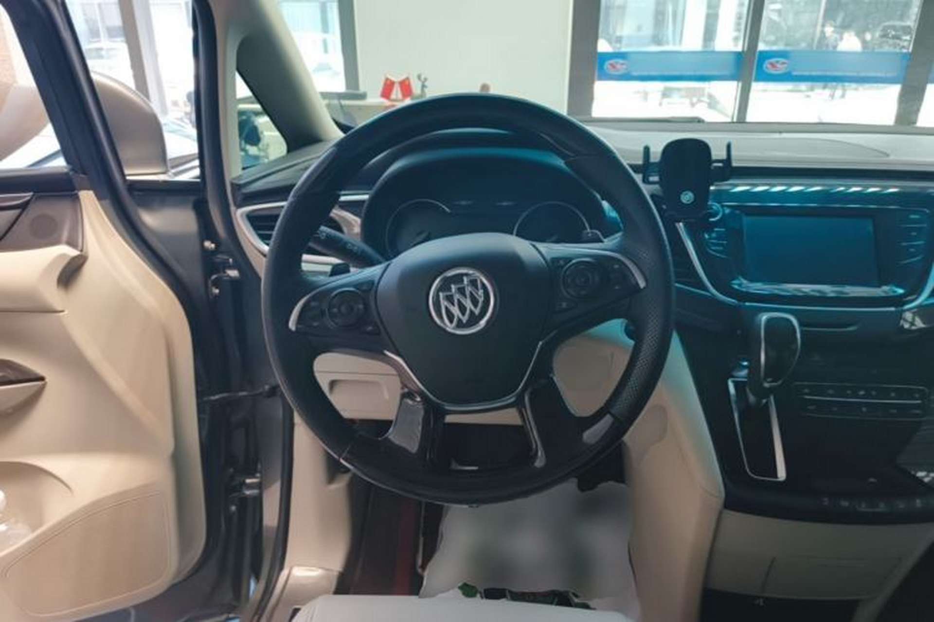 Used Buick GL8 2018 ES 28T Comfort Model China VI Standard Steering Wheel