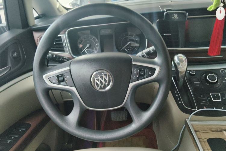 Used Buick GL8 2018 28T Comfort Model China VI Standard Steering Wheel