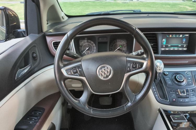 Used Buick GL8 2018 28T Luxury Model China VI Standard Steering Wheel