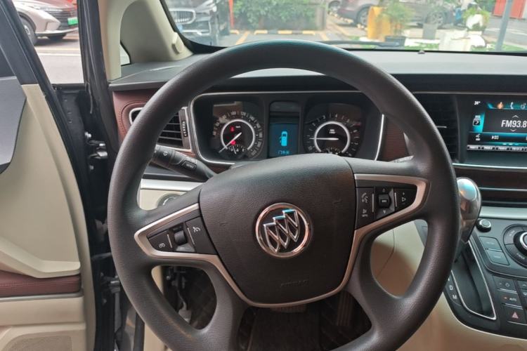 Used Buick GL8 2018 28T Comfort Model China VI Standard Steering Wheel