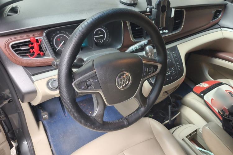 Used Buick GL8 2018 28T Luxury Model China VI Standard Steering Wheel