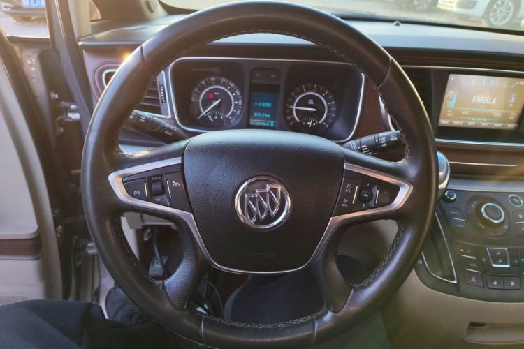 Used Buick GL8 2018 28T Luxury Model China VI Standard Steering Wheel