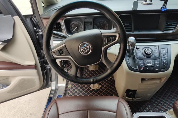 Used Buick GL8 2018 28T Comfort Model China VI Standard Steering Wheel