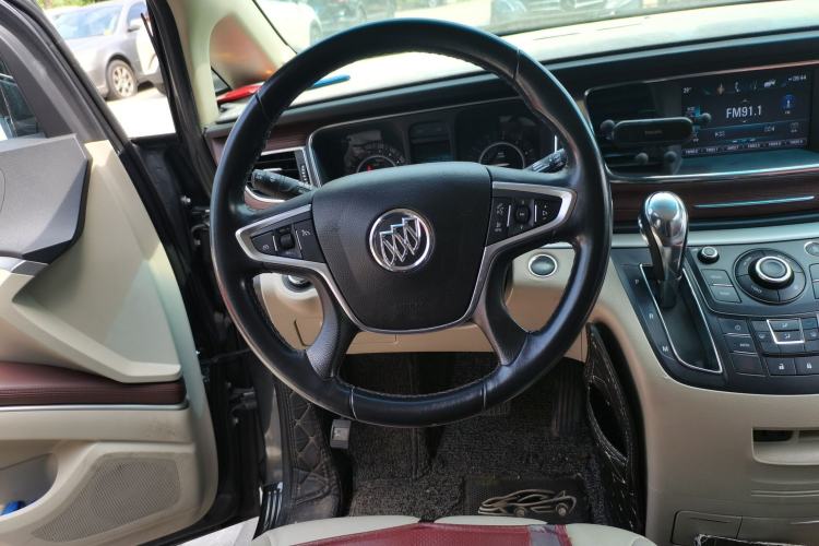 Used Buick GL8 2018 28T Luxury Model China VI Standard Steering Wheel