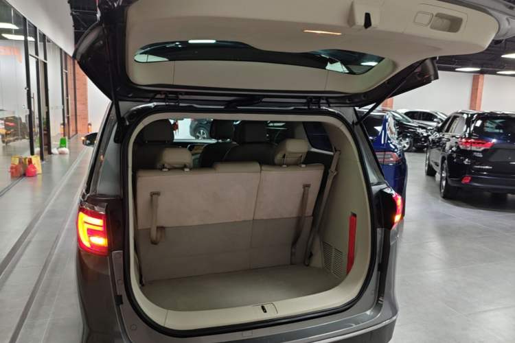 Used Buick GL8 2018 ES 28T Comfort Model China VI Standard Trunk