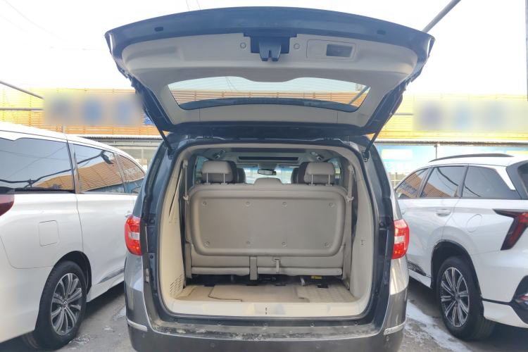 Used Buick GL8 2018 28T Luxury Model China VI Standard Trunk