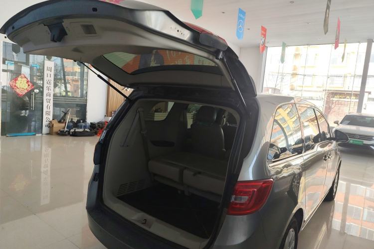 Used Buick GL8 2018 28T Luxury Model China VI Standard Trunk