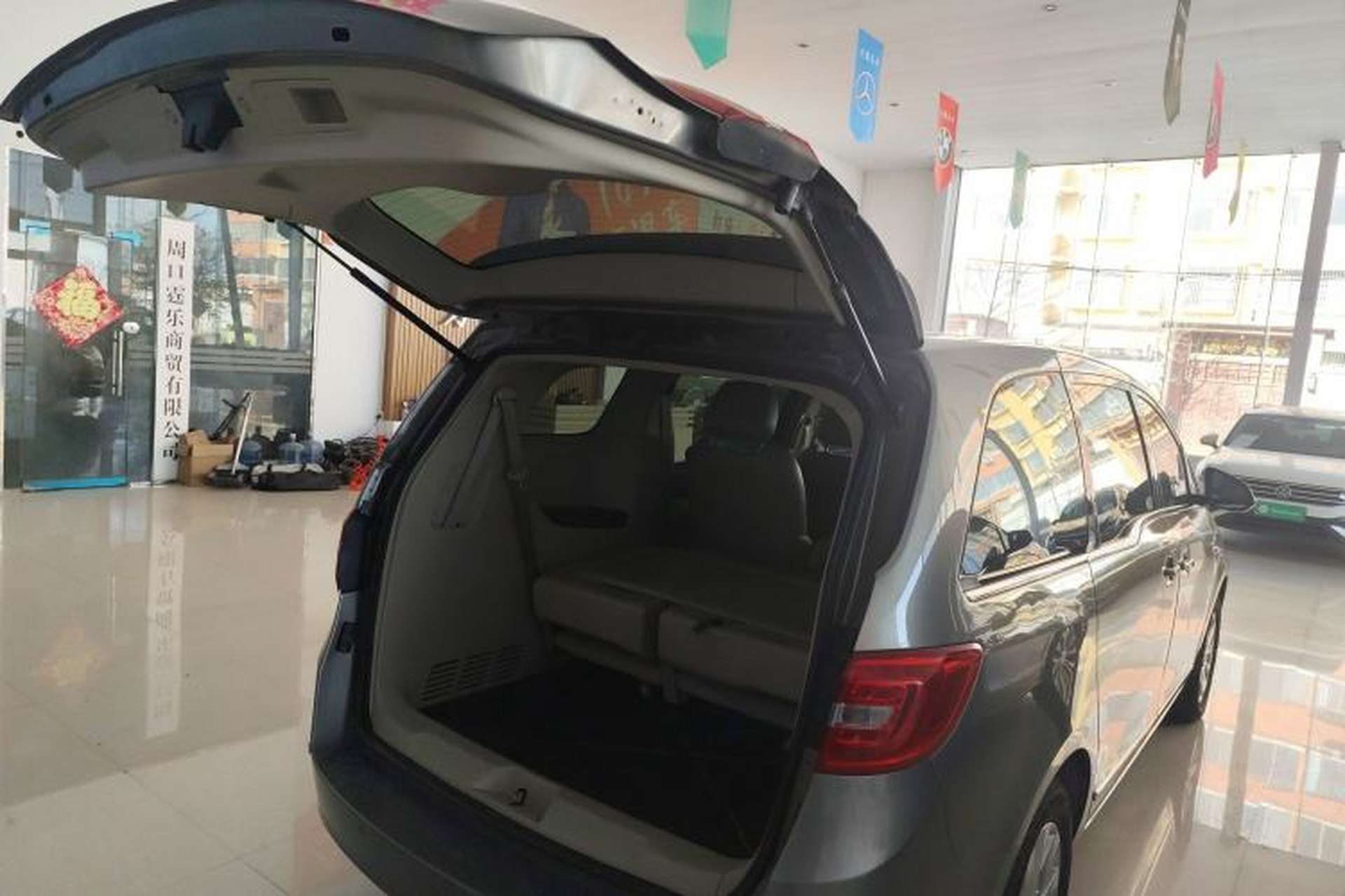 Used Buick GL8 2018 28T Luxury Model China VI Standard Trunk
