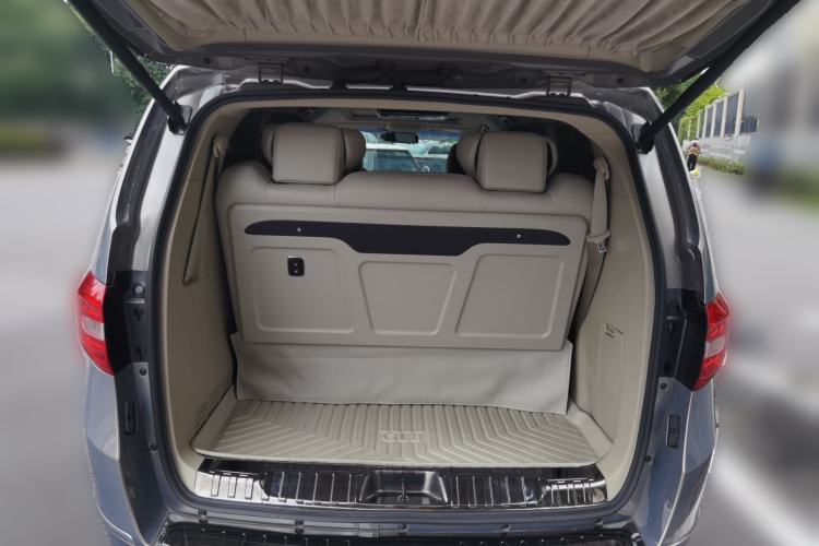 Used Buick GL8 2018 28T Luxury Model China VI Standard Trunk