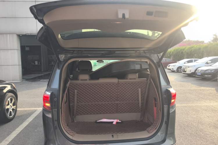 Used Buick GL8 2018 ES 28T Luxury Model China VI Standard Trunk