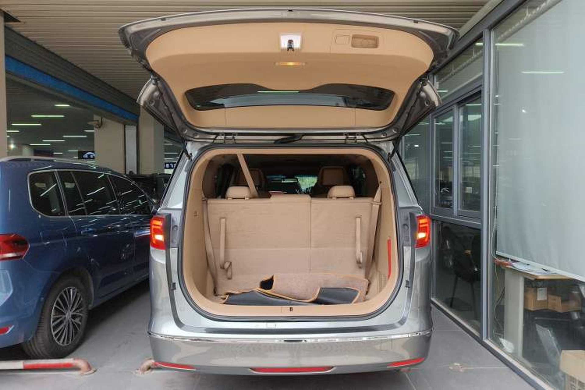 Used Buick GL8 2018 ES 28T Premium Model China VI Standard Trunk