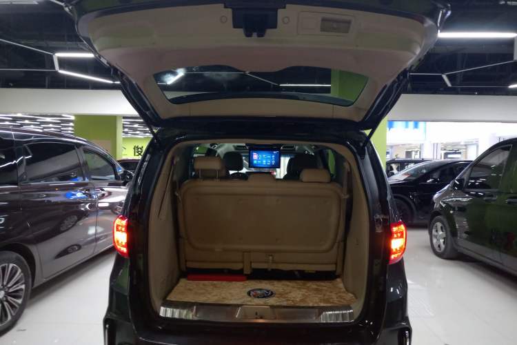 Used Buick GL8 2018 28T Luxury Model China VI Standard Trunk