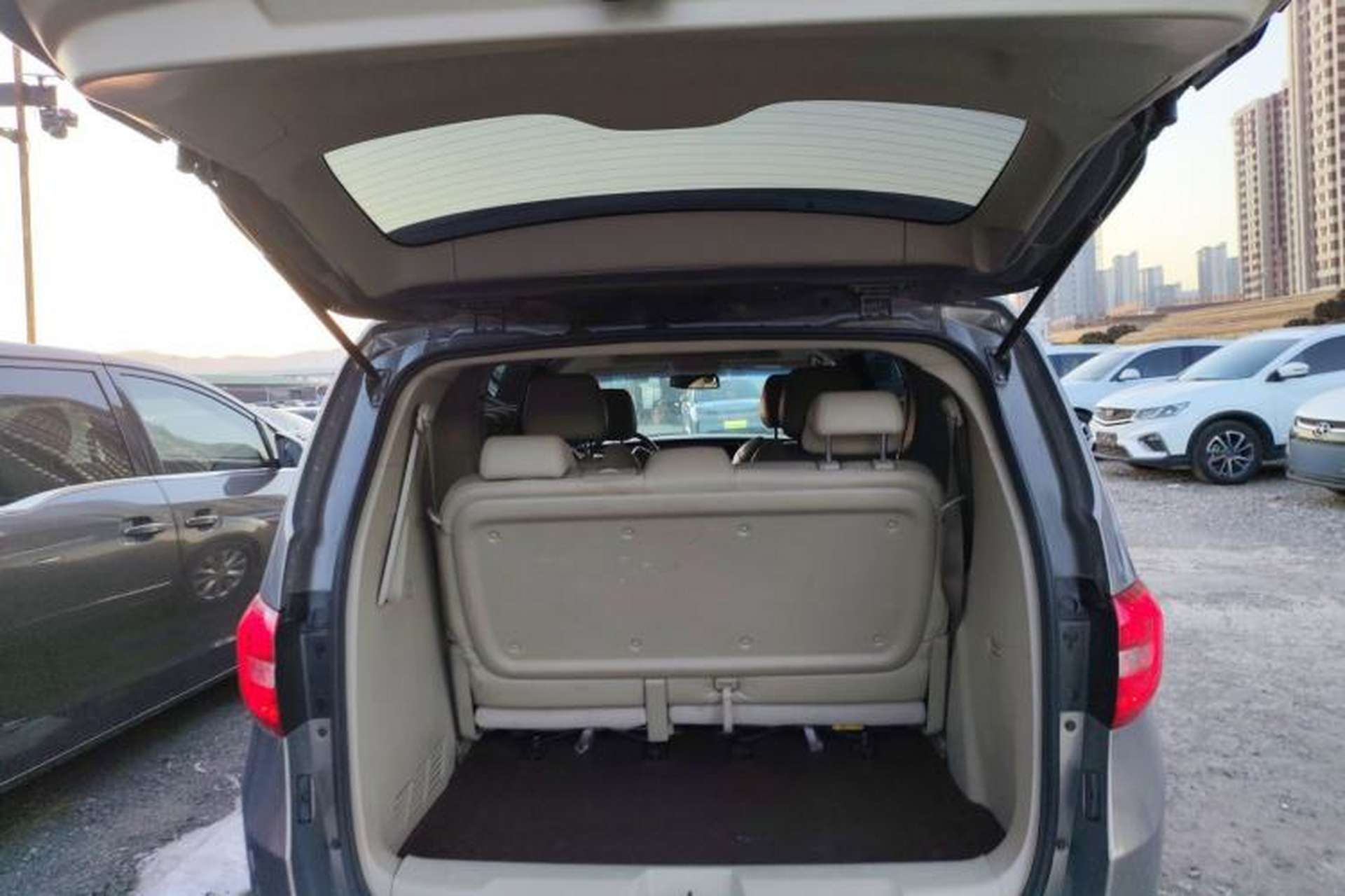 Used Buick GL8 2018 28T Luxury Model China VI Standard Trunk
