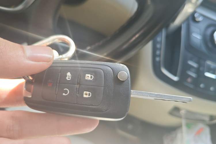 Used Buick GL8 2018 28T Luxury Model China VI Standard Vehicle Key
