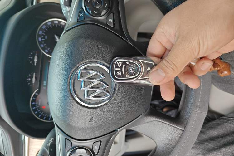 Used Buick GL8 2018 ES 28T Comfort Model China VI Standard Vehicle Key