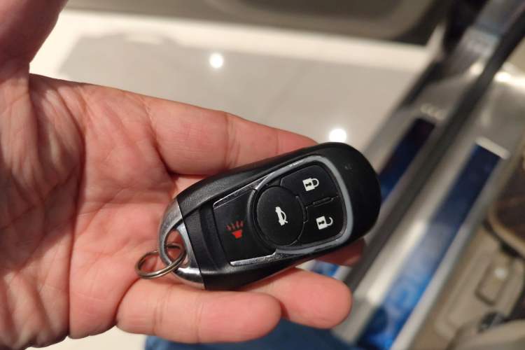 Used Buick GL8 2018 28T Luxury Model China VI Standard Vehicle Key