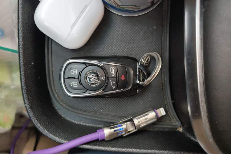 Used Buick GL8 2018 ES 28T Luxury Model China VI Standard Vehicle Key