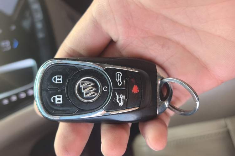 Used Buick GL8 2018 ES 28T Luxury Model China VI Standard Vehicle Key