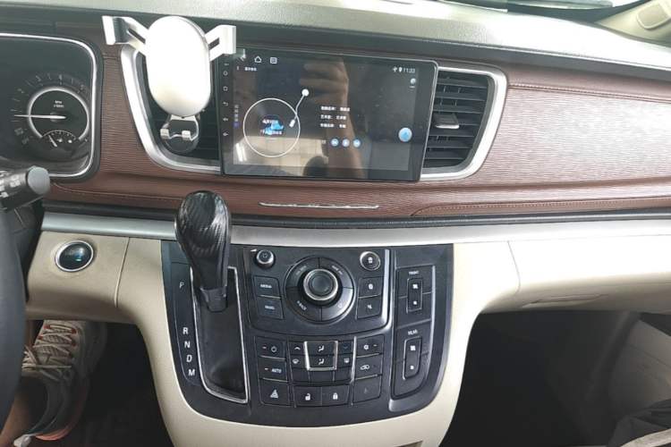 Used Buick GL8 2018 28T Comfort Model China VI Standard Audio And AC Panel