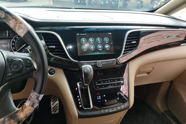 Used Buick GL8 2018 ES 28T Luxury Model China VI Standard Audio And AC Panel