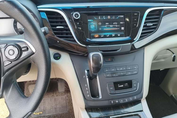 Used Buick GL8 2018 ES 28T Comfort Model China VI Standard Audio And AC Panel