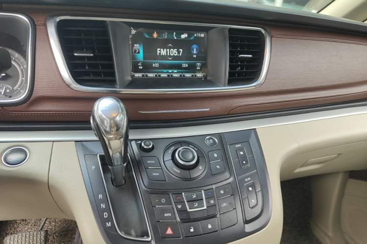 Used Buick GL8 2018 28T Luxury Model China VI Standard Audio And AC Panel
