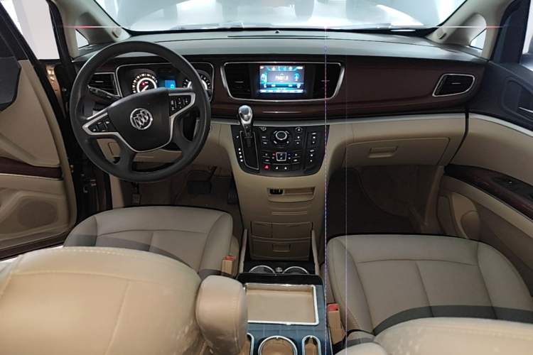 Used Buick GL8 2018 28T Comfort Model China VI Standard Center Console