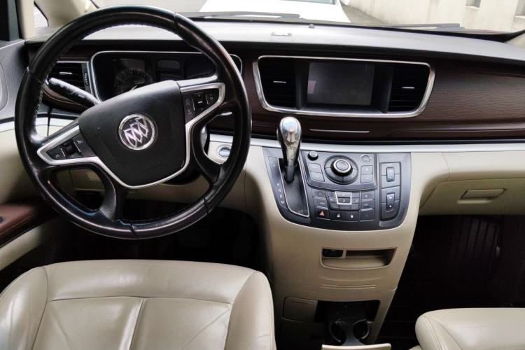 Used Buick GL8 2018 28T Luxury Model China VI Standard Center Console