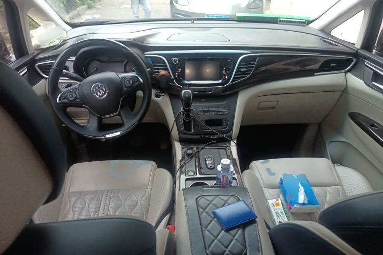 Used Buick GL8 2018 ES 28T Comfort Model China VI Standard Center Console