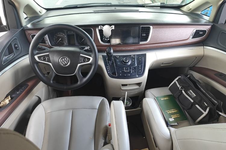 Used Buick GL8 2018 28T Comfort Model China VI Standard Center Console
