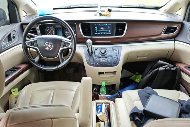 Used Buick GL8 2018 28T Luxury Model China VI Standard Center Console