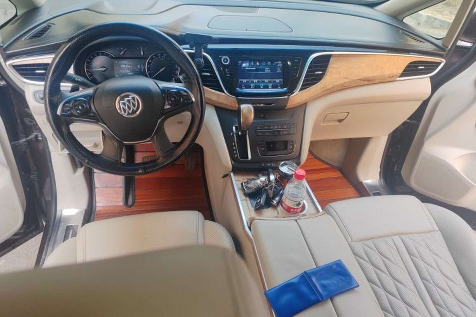 Used Buick GL8 2018 ES 28T Comfort Model China VI Standard Center Console
