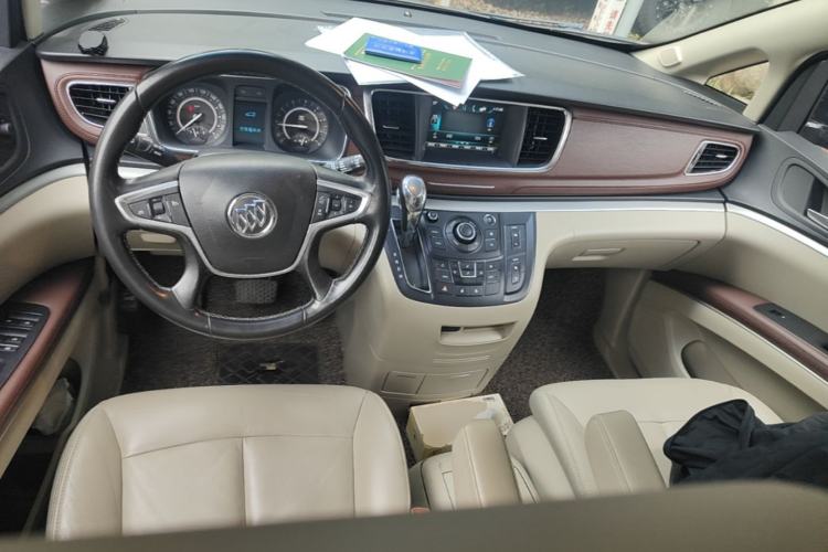 Used Buick GL8 2018 28T Luxury Model China VI Standard Center Console