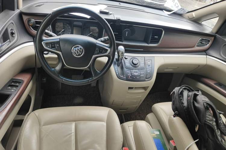 Used Buick GL8 2018 28T Luxury Model China VI Standard Center Console
