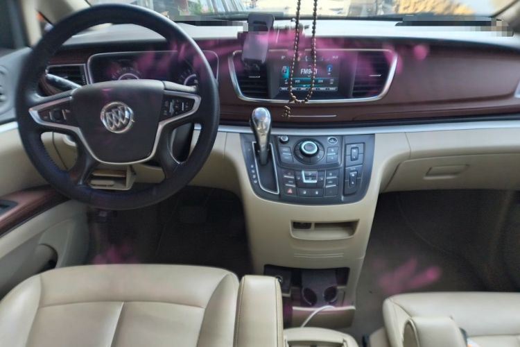 Used Buick GL8 2018 28T Luxury Model China VI Standard Center Console