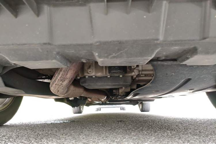 Used Buick GL8 2018 28T Luxury Model China VI Standard Chassis Front