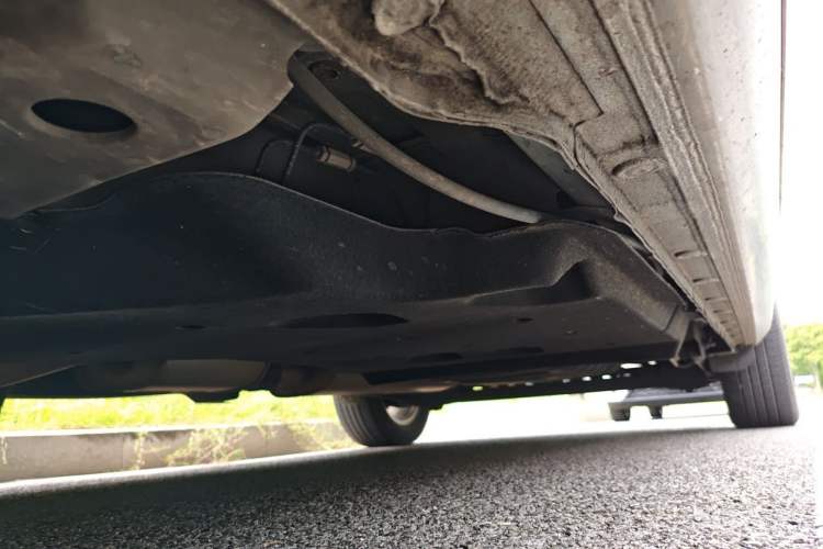 Used Buick GL8 2018 28T Luxury Model China VI Standard Chassis Front Left