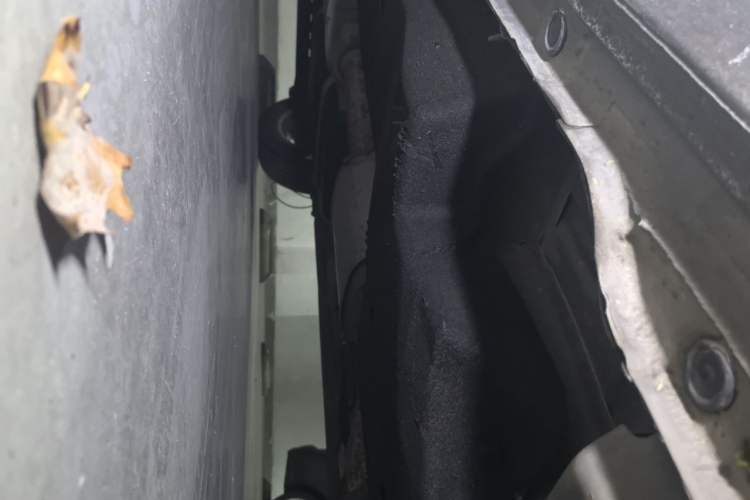 Used Buick GL8 2018 28T Luxury Model China VI Standard Chassis Front Right